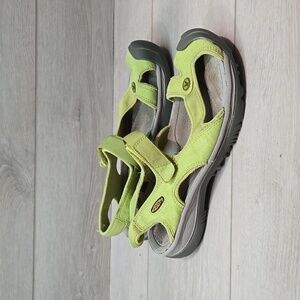 Keen Womens Outdoor Hook&loop Sandals shoes sz 9